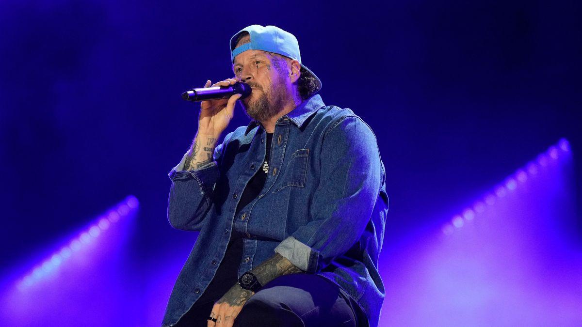 A source claimed Roll is considering asking Clarkson on a date after their longtime friendship.