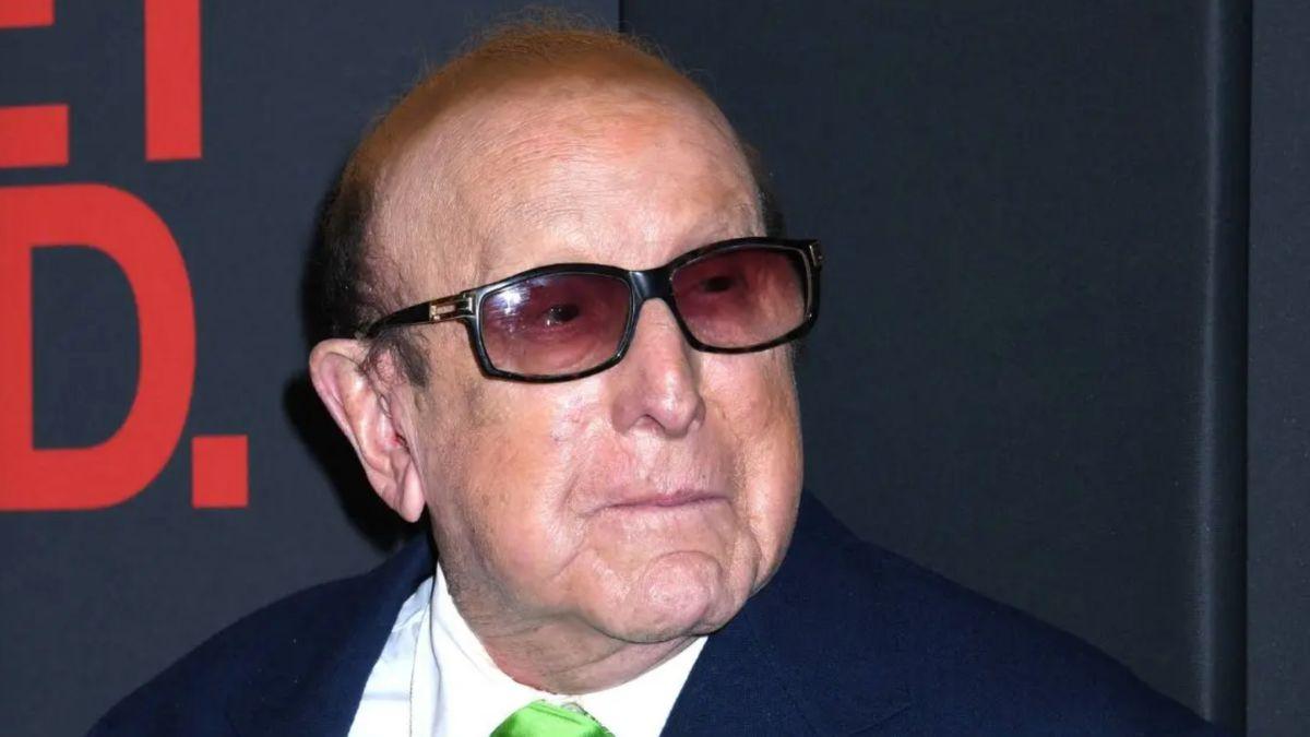 image of Davis died at his Manhattan home at the age of 94 following recent respiratory health issues.