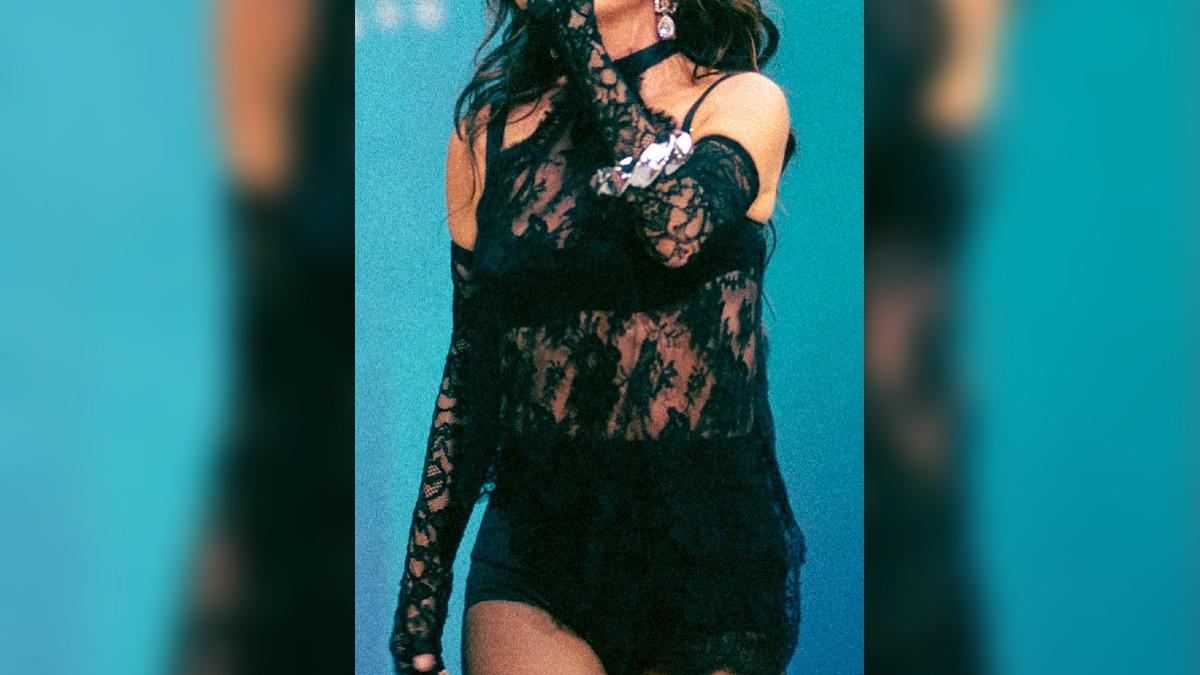 Photo of Shania Twain Wembley Costume