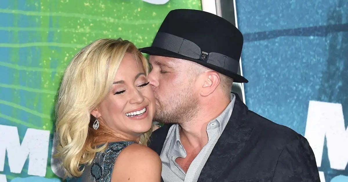 kyle jacobs kisses wife kellie pickler