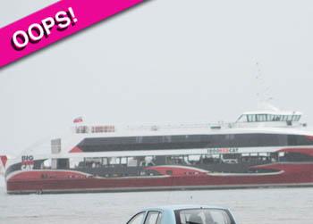 //tourists wrong turn autralia ocean