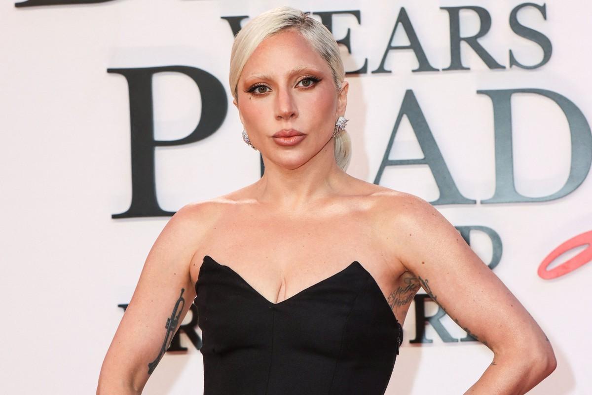 Lady Gaga continued singing 'You and I' after toppling off a flaming piano during a 2011 Houston show.