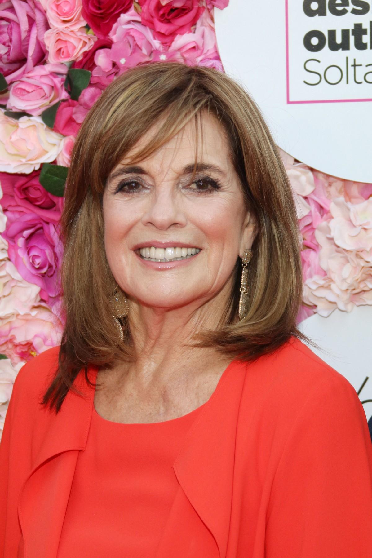 Linda Gray said working alongside Larry Hagman on 'Dallas' felt like 'playing tennis with somebody better than you.'