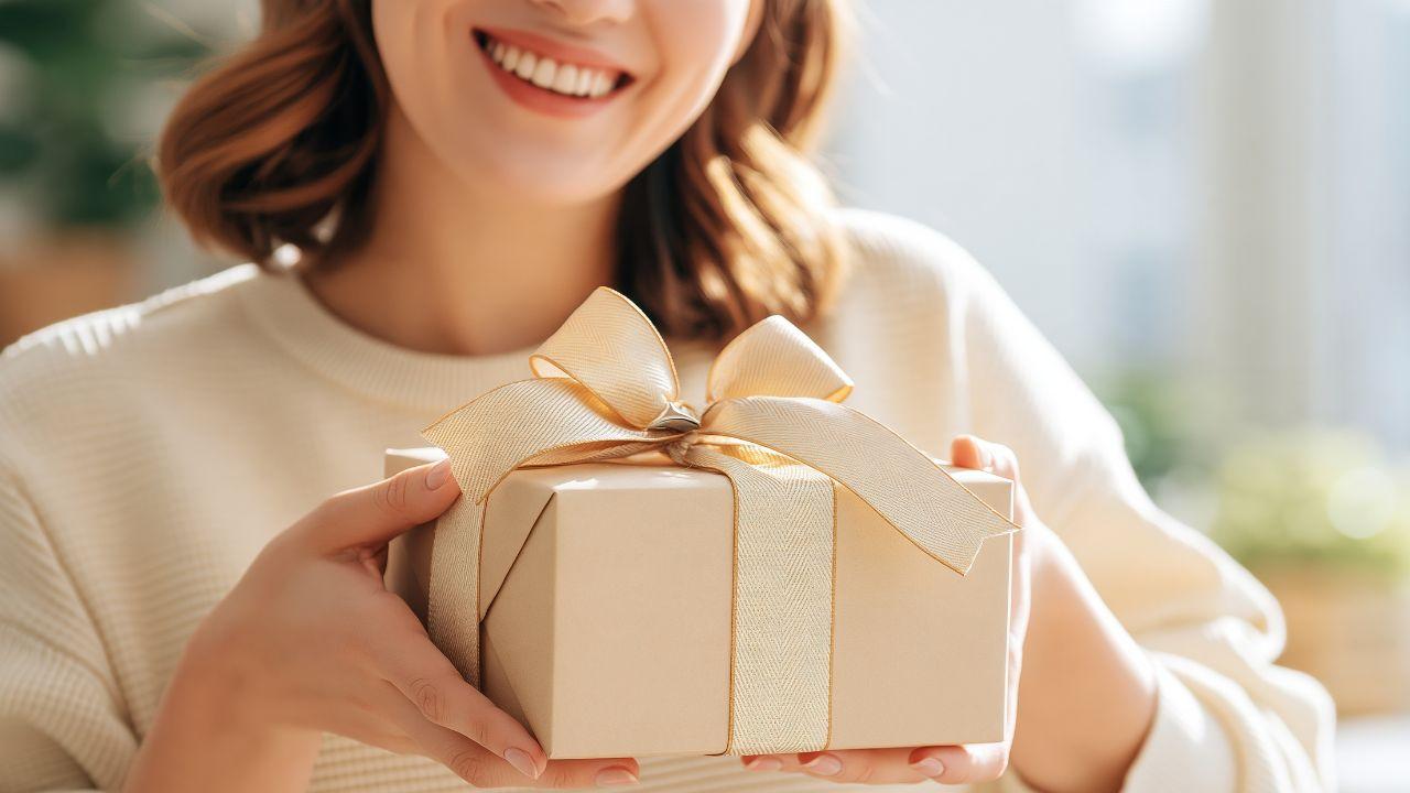 meaningful gift ideas for everyone youre grateful for