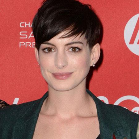 //anne hathaway humble pp