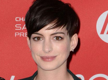 //anne hathaway humble pp