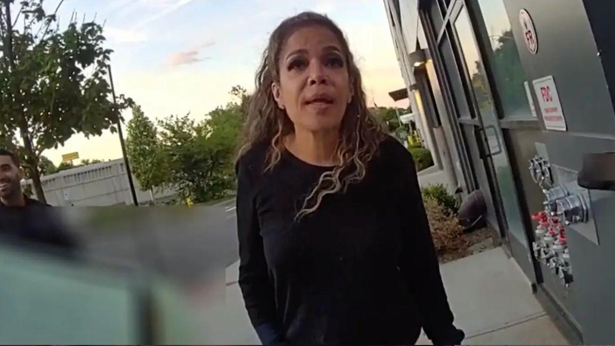 Sunny was caught on police bodycam confronting the officers.