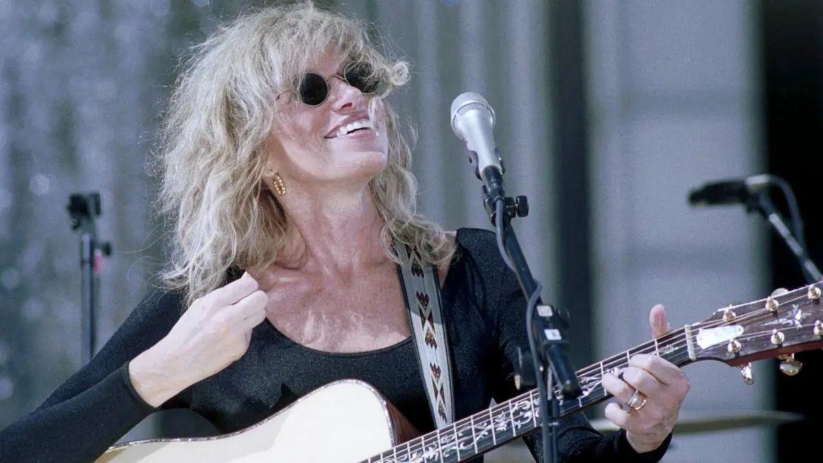 A photo of Carly Simon