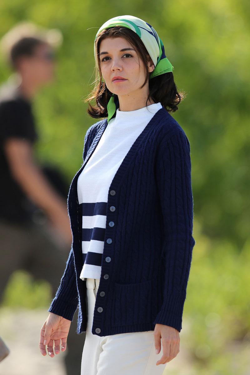 Katie Holmes Filming ‘Kennedys’ Set