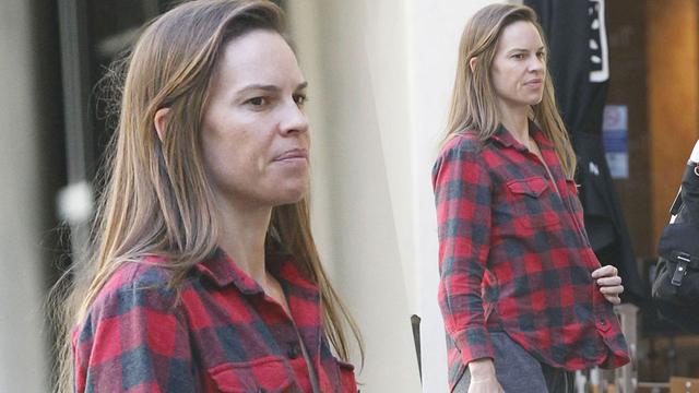 Hilary Swank Goes Barefaced For Breakfast Amid Family Drama – 11 Makeup ...