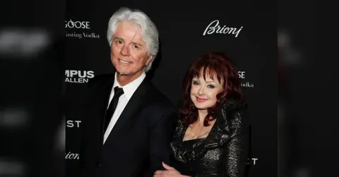 Photo of Larry Strickland and Naomi Judd