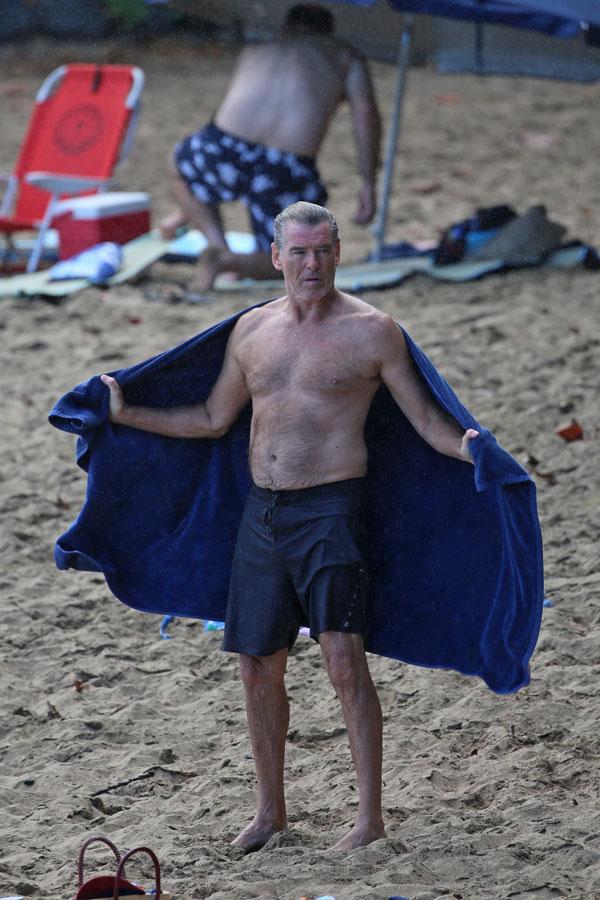 Pierce Brosnan Shirtless Wife Keely Shaye Smith Hawaii Vacation