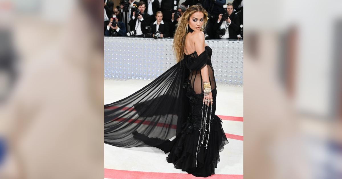 Met Gala 2023: Someone help me understand what she is wearing: Fans  disappointed with Emma Chamberlain's Met Gala 2023 look