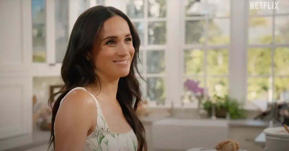 paranoid meghan markle convinced royal family have mounted conspiracy to bring down her money spinning netflix deal netflix