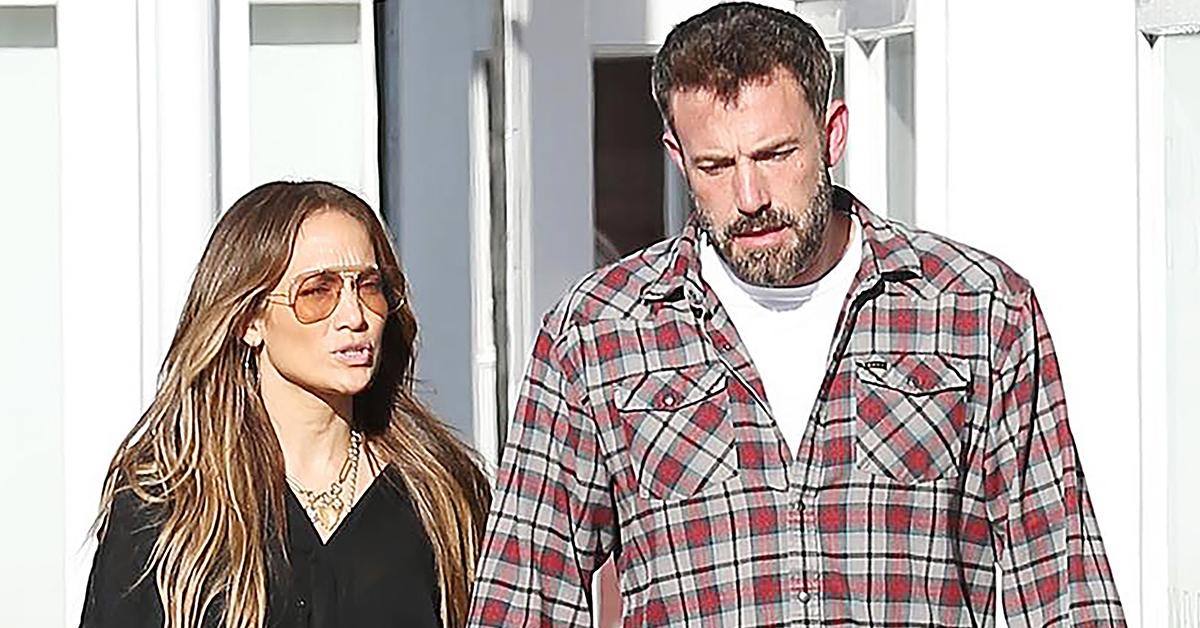 ben affleck sells pacific palisades mansion  mill home intruder