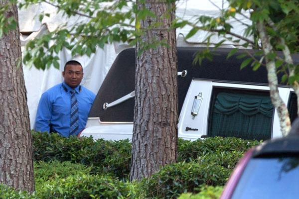 //bobbi kristina brown hearse funeral home vehicle hospice photos