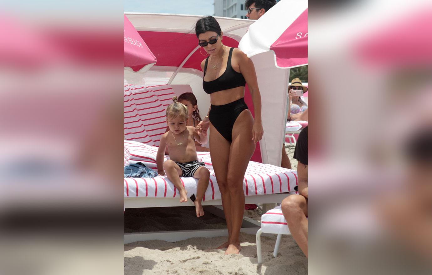 Kourtney Kardashian Bikini Wedgie Camel Toe Pics