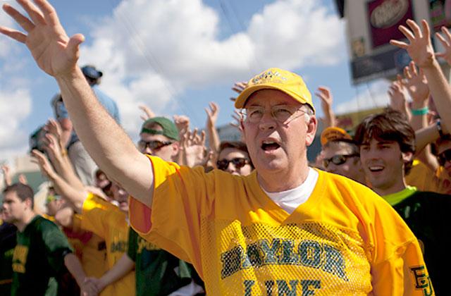 Former Clinton Prosecutor Ken Starr Resigns From Baylor Amid Sex Scandal