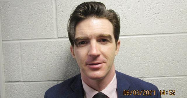drake bell arrested child endangerment charges released jail bond nickelodeon r