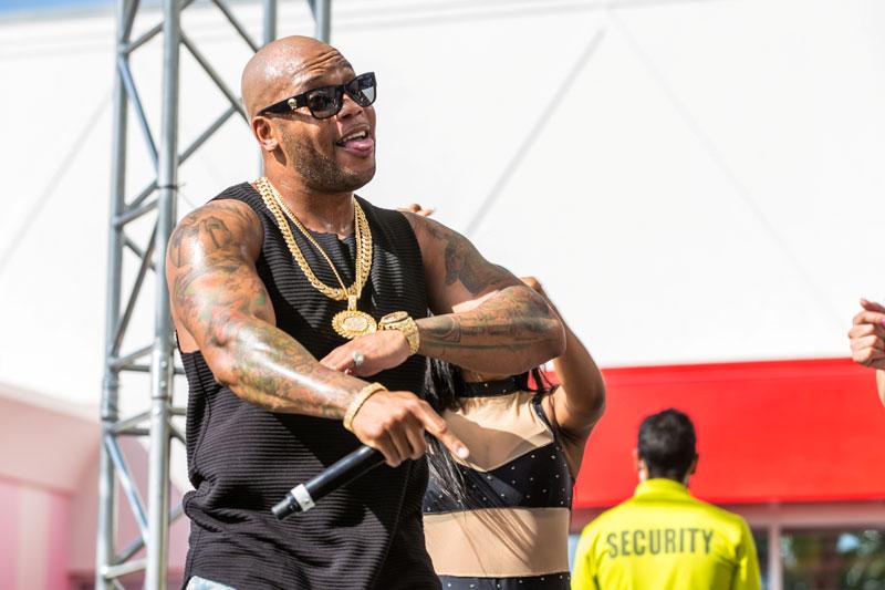 //Flo Rida Performing at Foxtail Pool