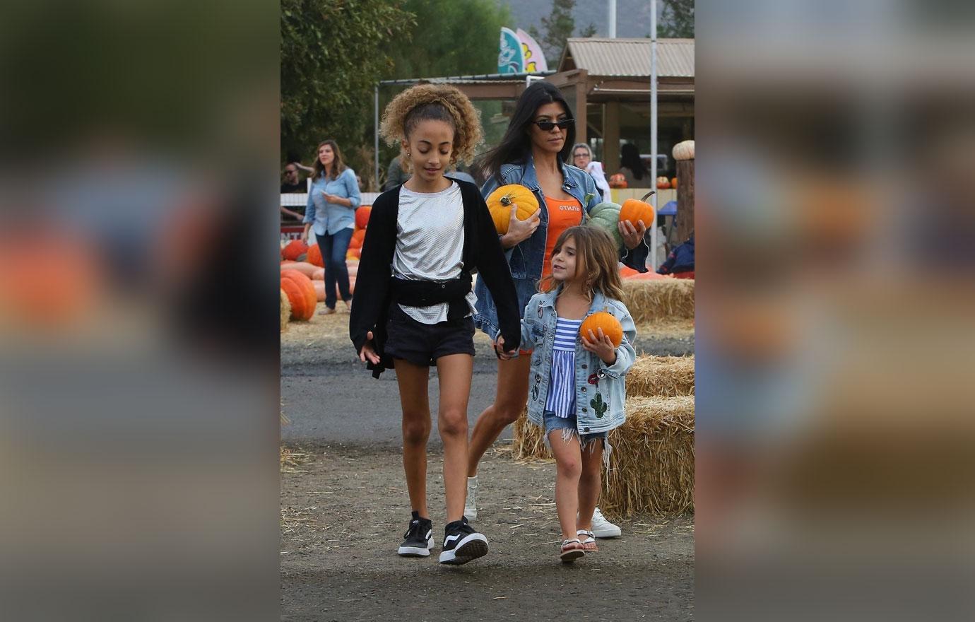 Kourtney-Kardashian-mini-dress-pumpkin-picking