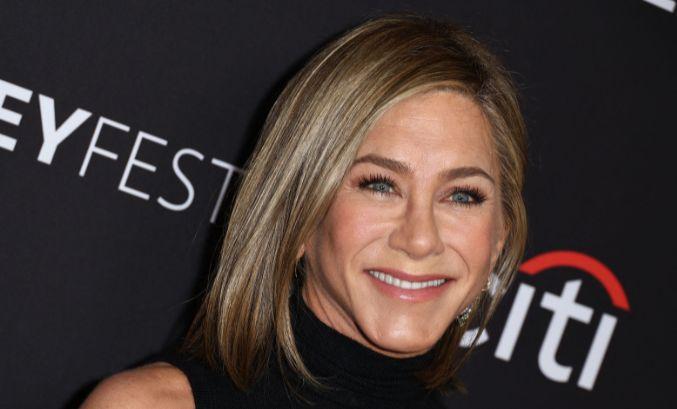 jennifer aniston to scale back on plastic surgery and face fillers