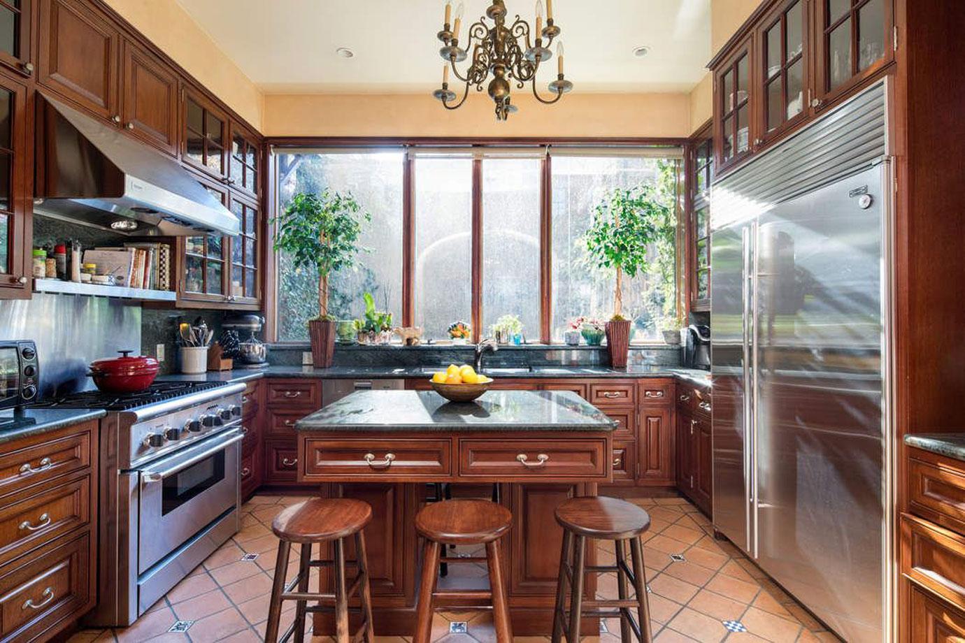 //sonja morgan rents new york city townhouse