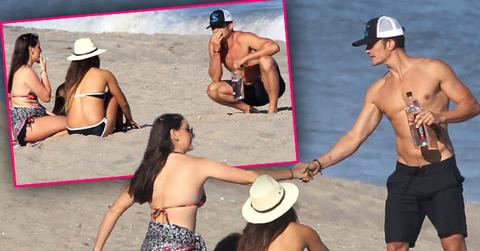 Katy Perry Orlando Bloom Split Shirtless Flirting Beach Babes Pics