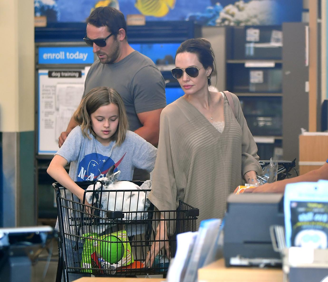 Angelina Jolie takes her daughter Vivienne and their bunny to a pet store for toys and treats. Angelina, joined by her daughter and a bodyguard, spent about 20 minutes at a local Petco shopping for things for their bunny.