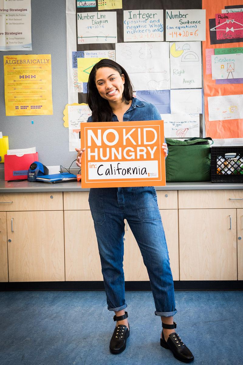 //Ayesha Curry visits West Oakland School with No Kid Hungry