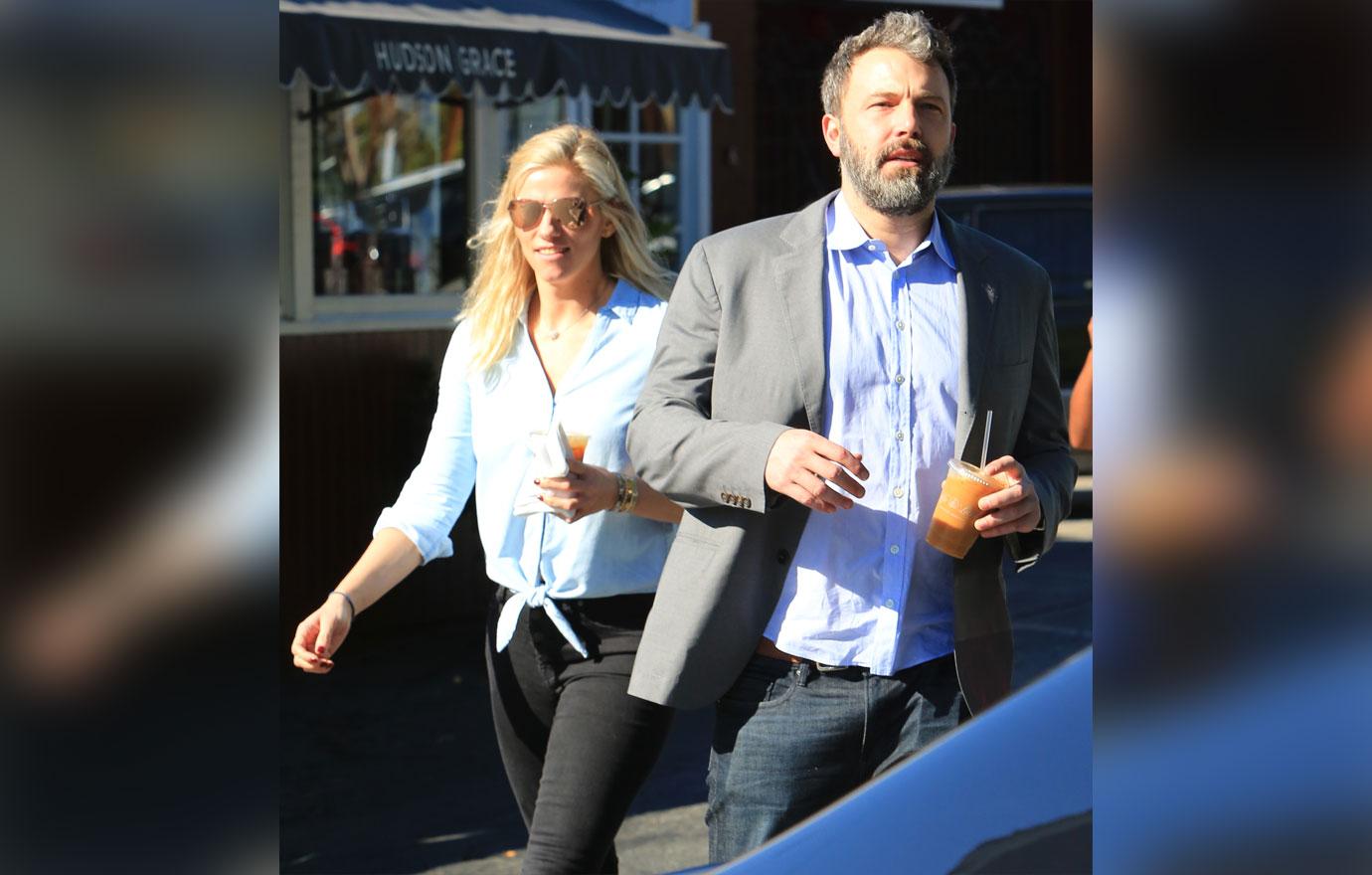 //ben affleck introduces girlfriend lindsay shookus jennifer garner