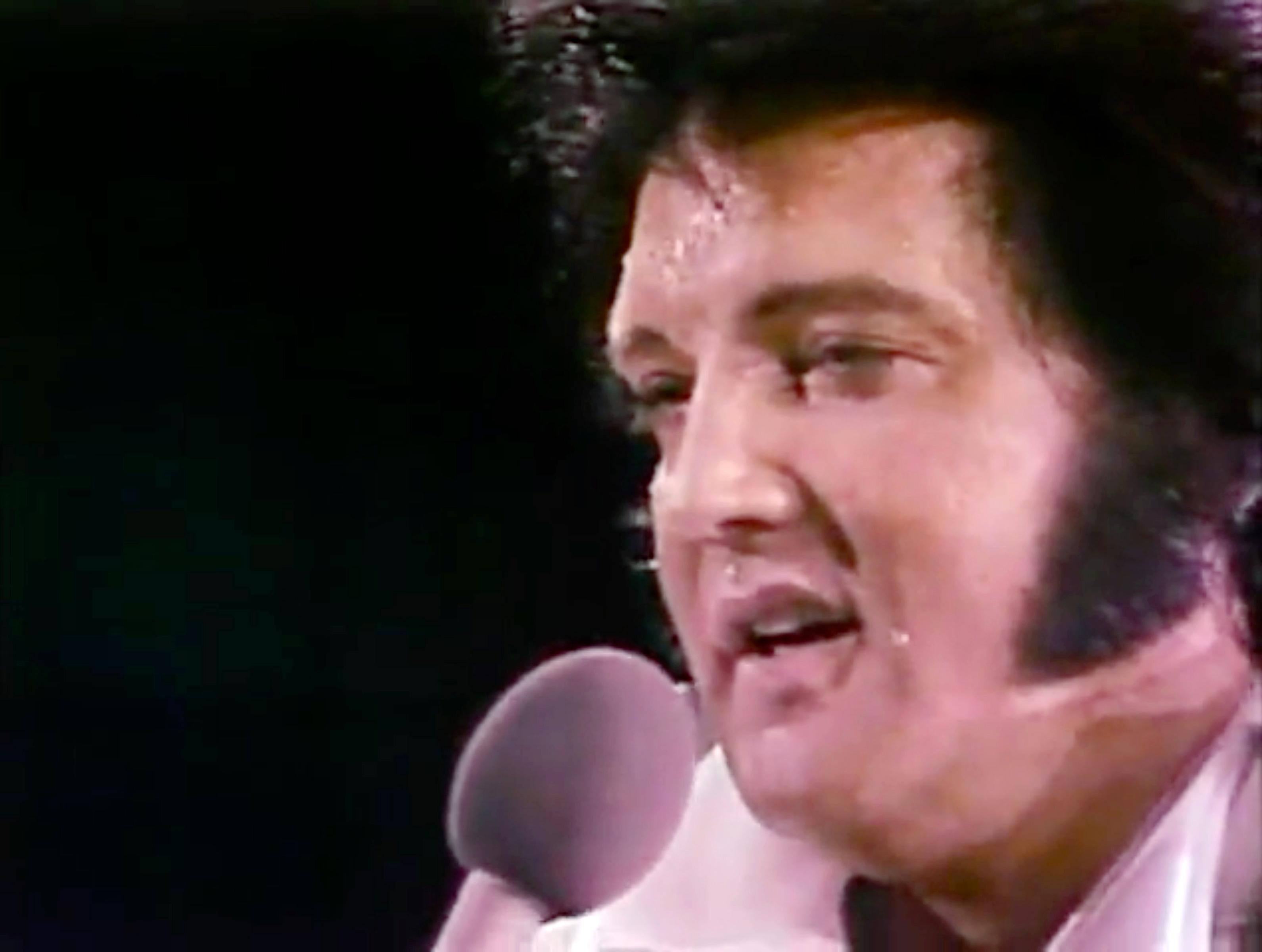 Elivs 30 Most Bizarre Things To Ever Happen On Stage & Tour In Music History