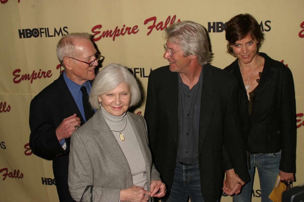 Melissa Newman said her father, Paul Newman, deeply respected Woodward's acting.
