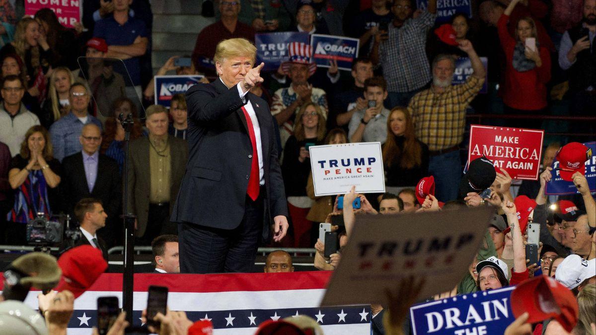 Photo of Donald Trump in a MAGA rally