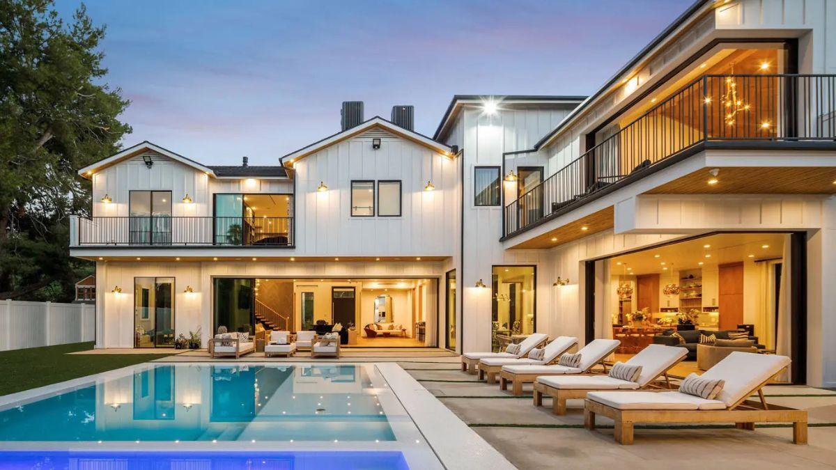 Encino Mansion 