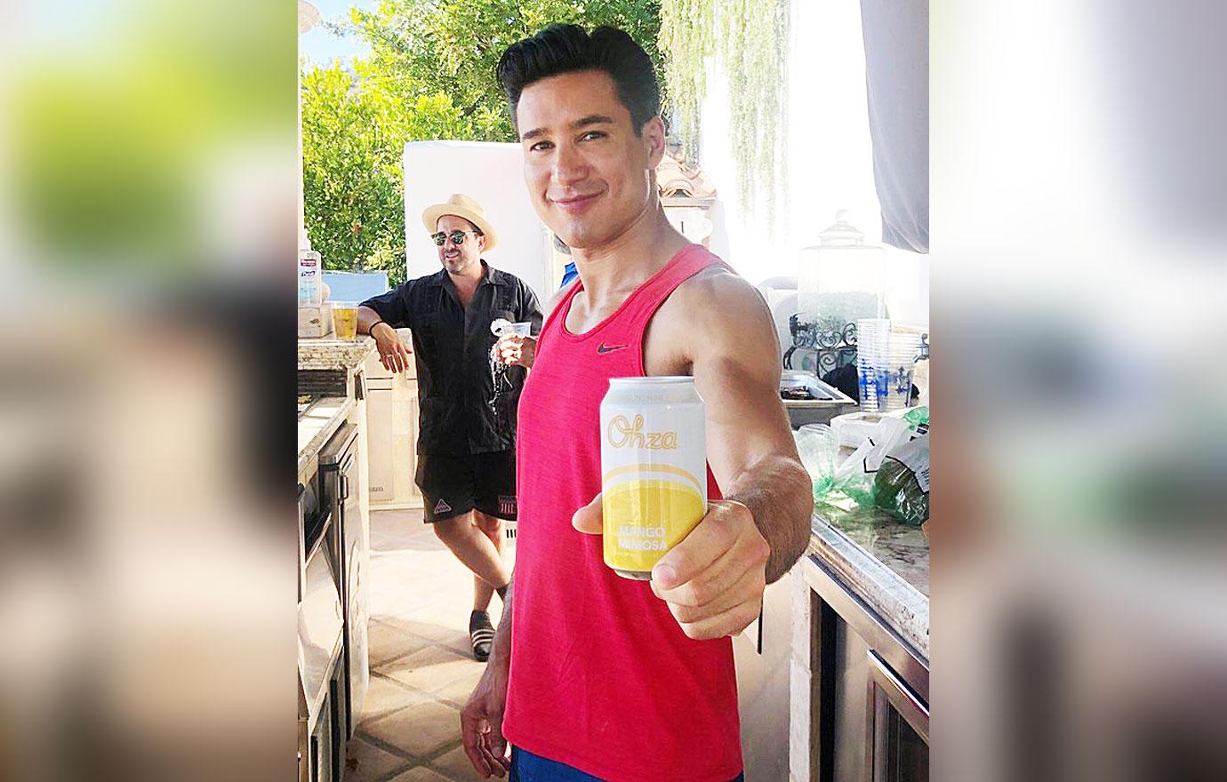 Mario Lopez with a refreshing Ohza Classic Mimosa