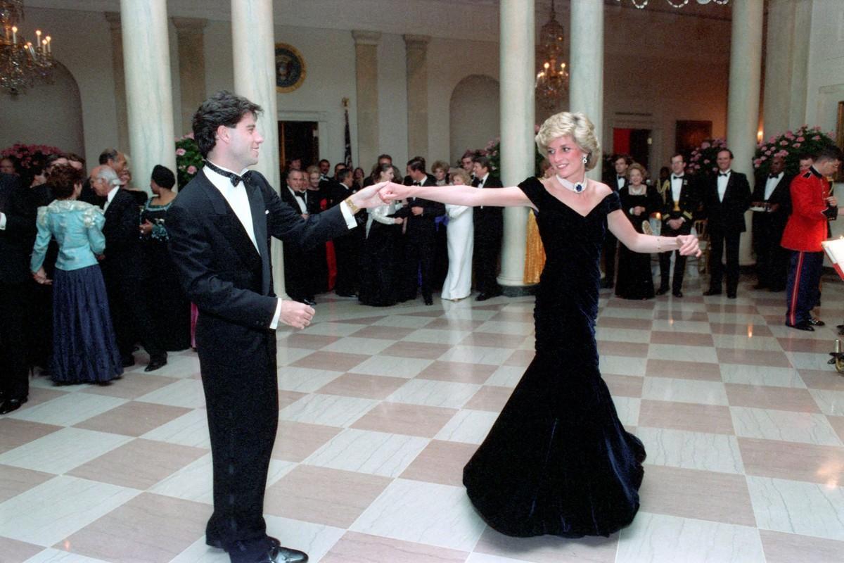 John Travolta famously took Diana onto the dance floor during the star-studded White House dinner.