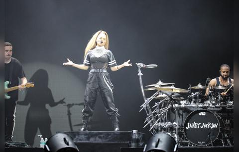 Janet Jackson Makes Stage Comeback After Dad Joe's Death