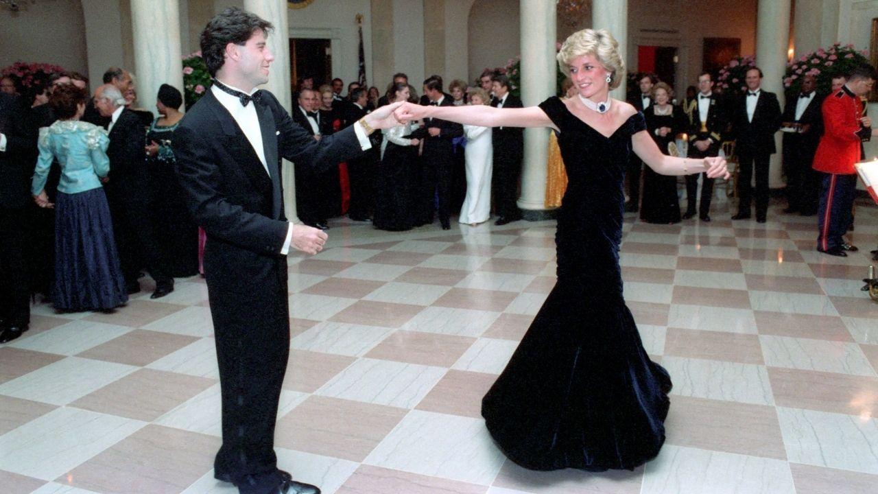 Photo of John Travolta and Princess Diana