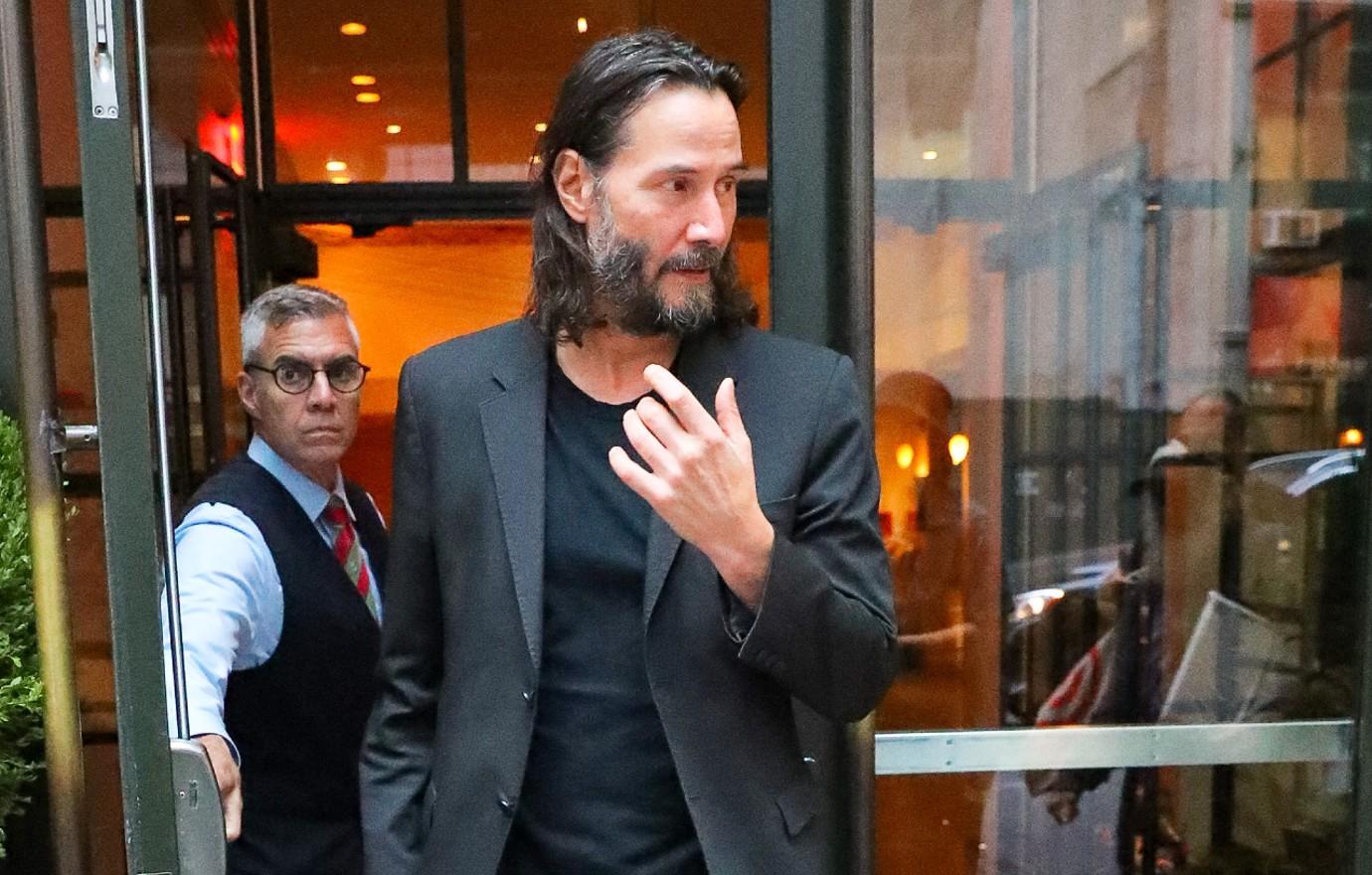 Matthew Perry says Keanu Reeves insult will be removed from his memoir