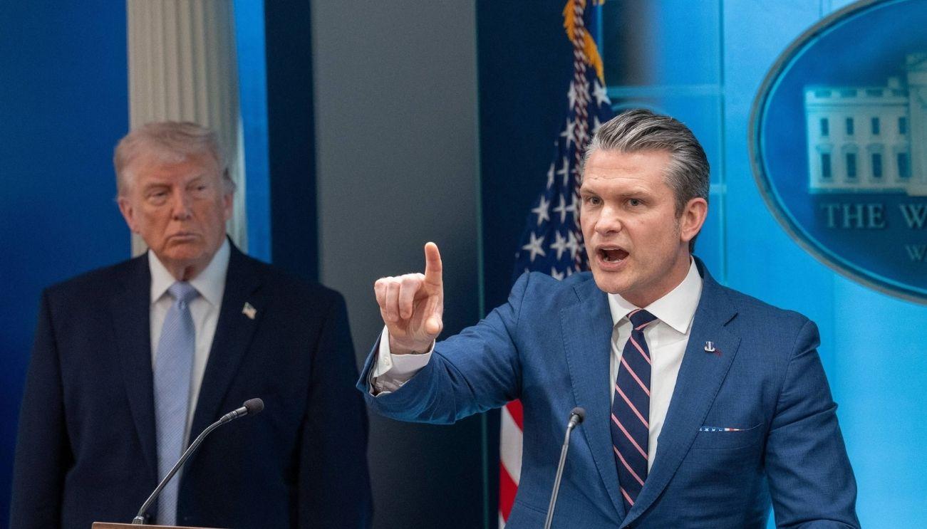 Picture of Donald Trump and Pete Hegseth