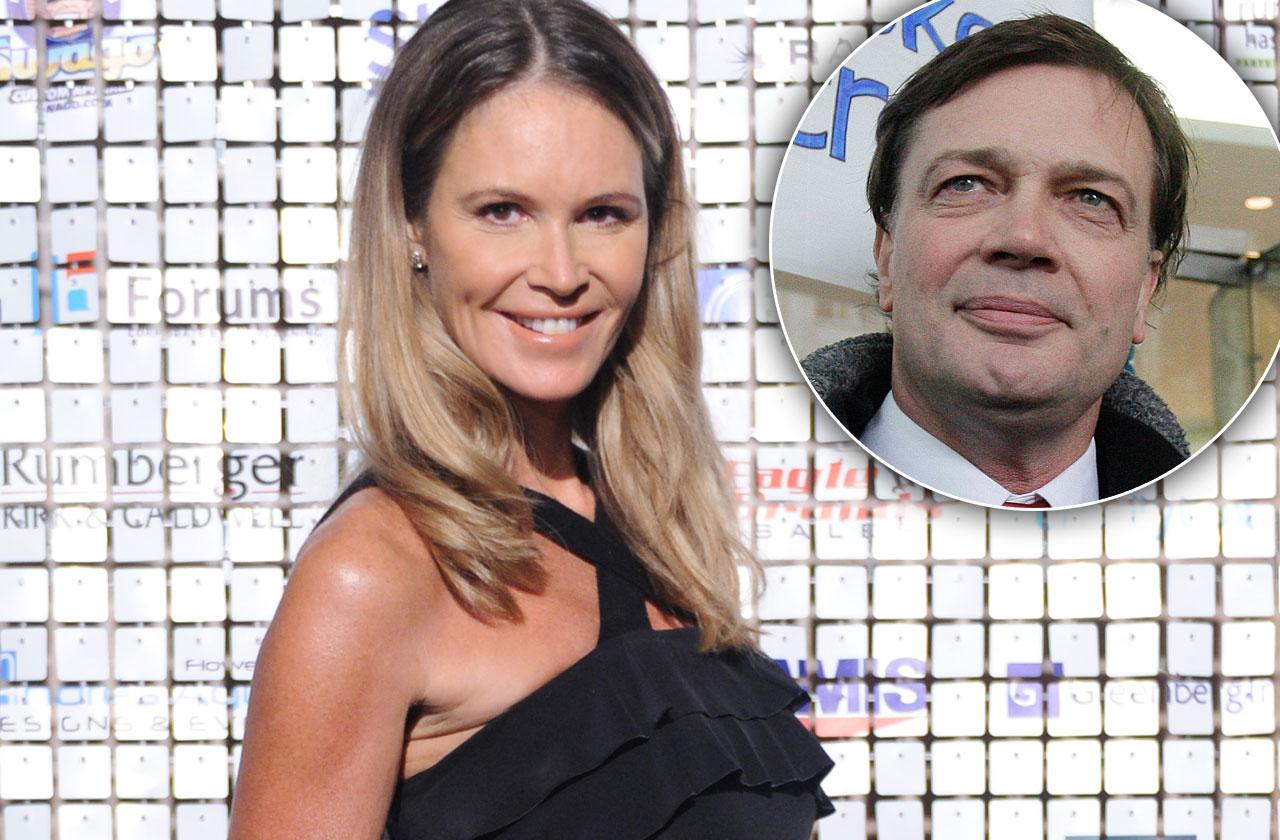 Oops! Elle 'The Body' Macpherson Has A Bikini Nip-Slip