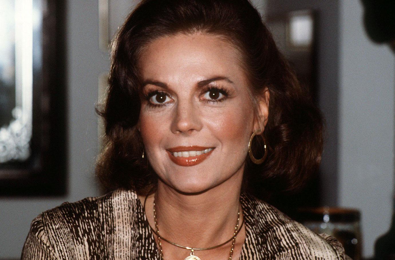 courtney wagner grand jury alleged jewelry theft daughter robert wagner natalie wood