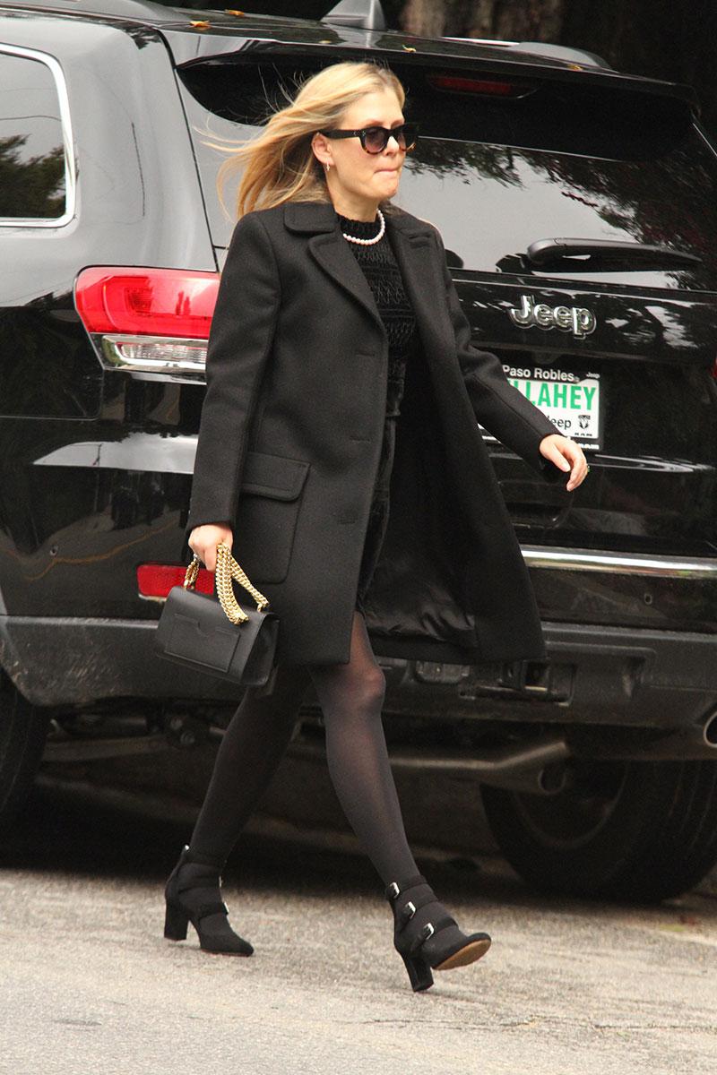 carrie fisher debbie reynolds funeral memorial celebrity arrivals