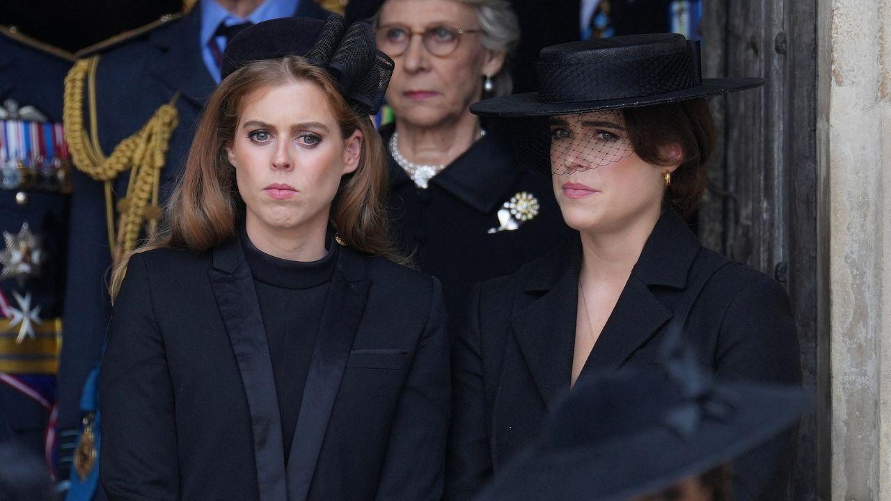 Photo of Princesses Beatrice and Eugenie