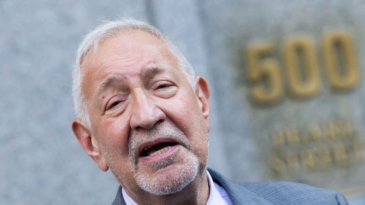 Mark Geragos challenged prosecutors' timeline in Peterson's murder case.