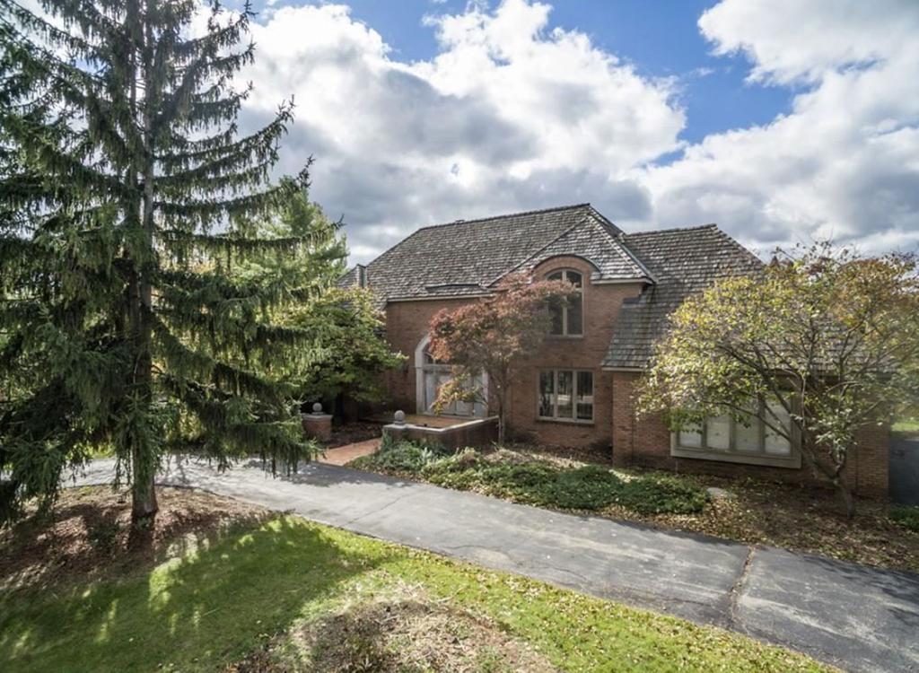 Aretha Franklin’s Michigan Home For Sale