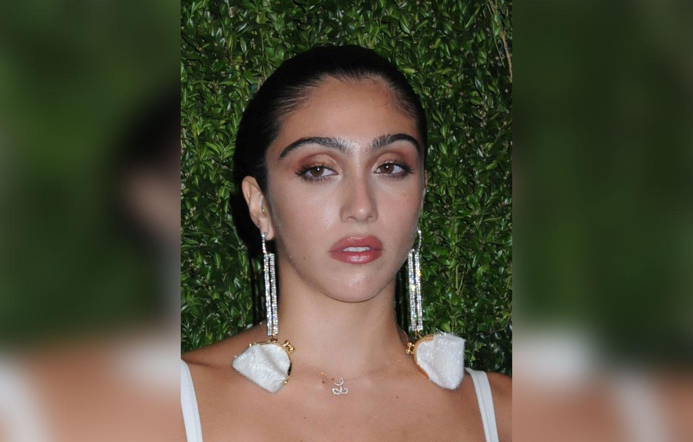 Madonnas Daughter Lourdes Leon Stuns In Sheer Dress At Gala