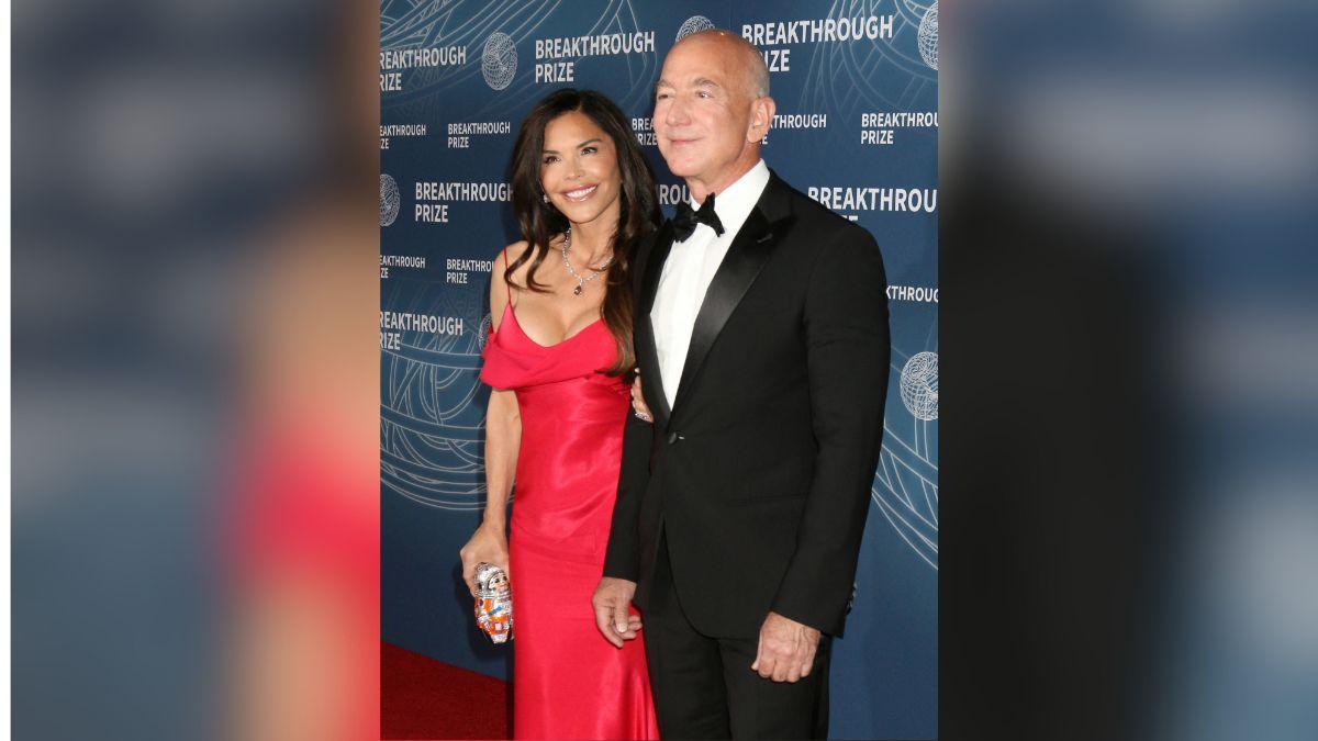 Photo of Lauren Sanchez and Jeff Bezos
