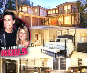 //freddie prinze jr sarah michelle gellar selling bel air mansion for million tall
